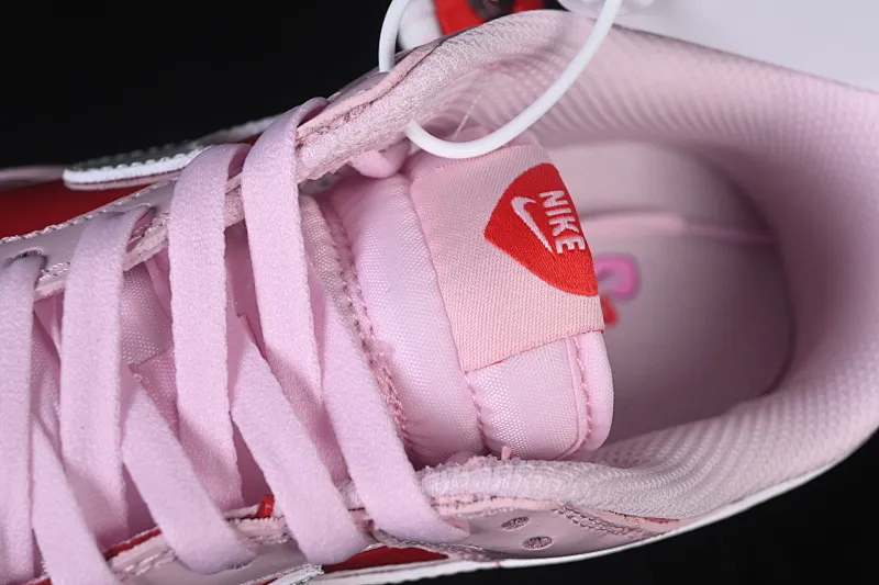 All categories Nk SB Dunk series Nk SB Dunk Low low-top sneakers Nike SB Dunk Low Valentine's Day limited low-top casual skateboard shoes IQ0218-663